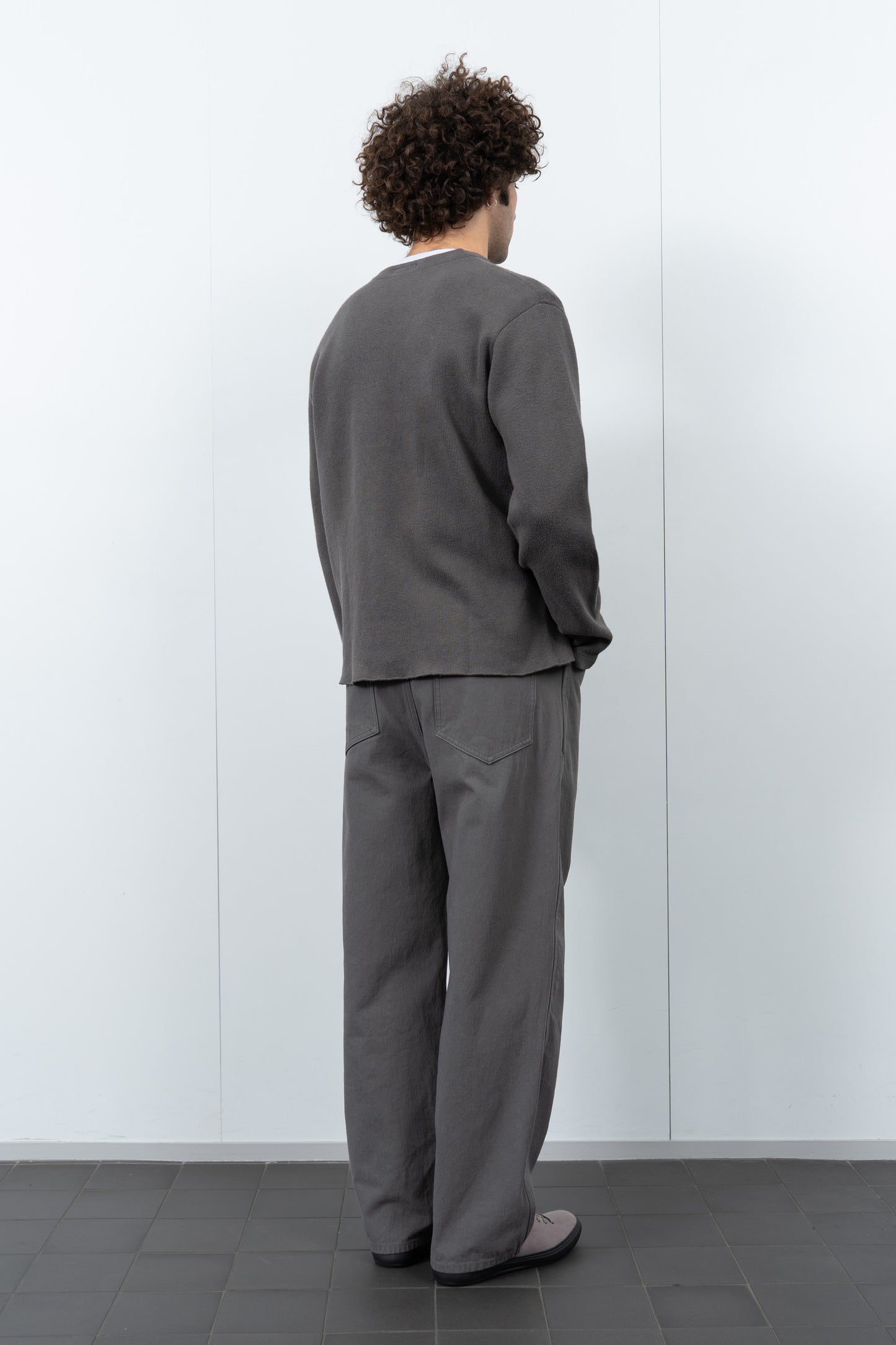 CROPPED V-NECK SWEATER - PEWTER