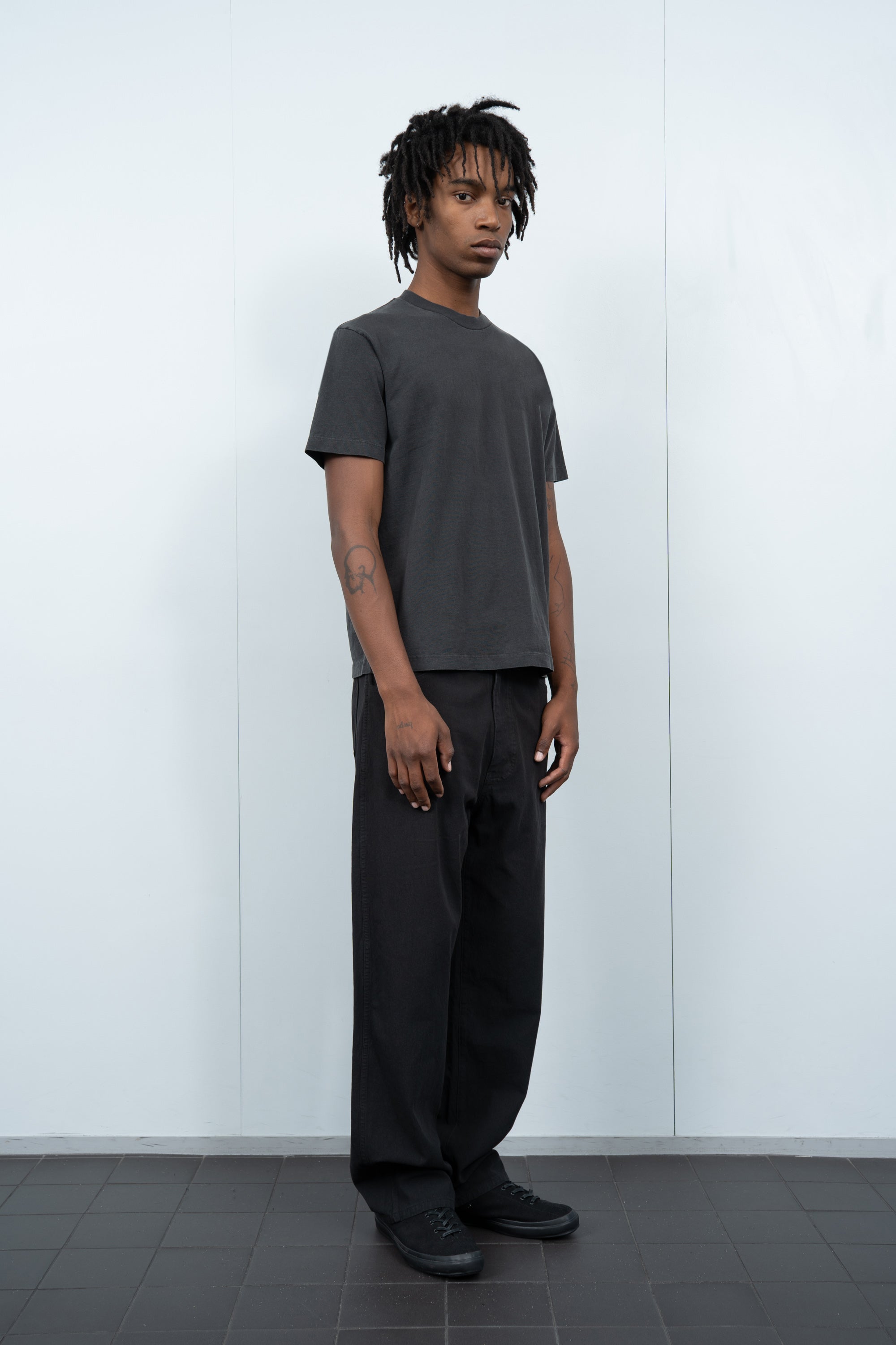 MUNICIPAL T-SHIRT - PIGMENT CHARCOAL