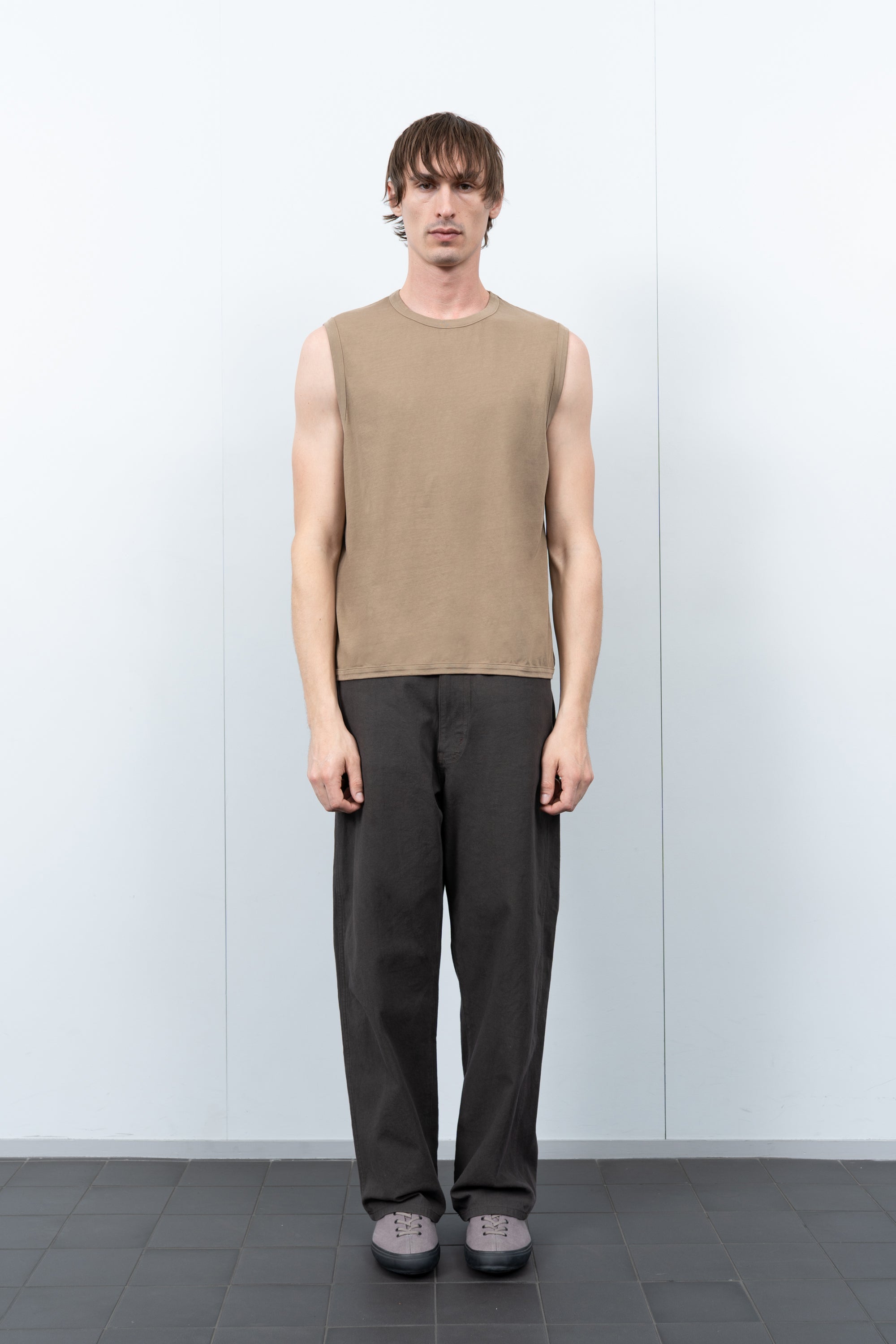 SLEEVELESS T-SHIRT - ELM