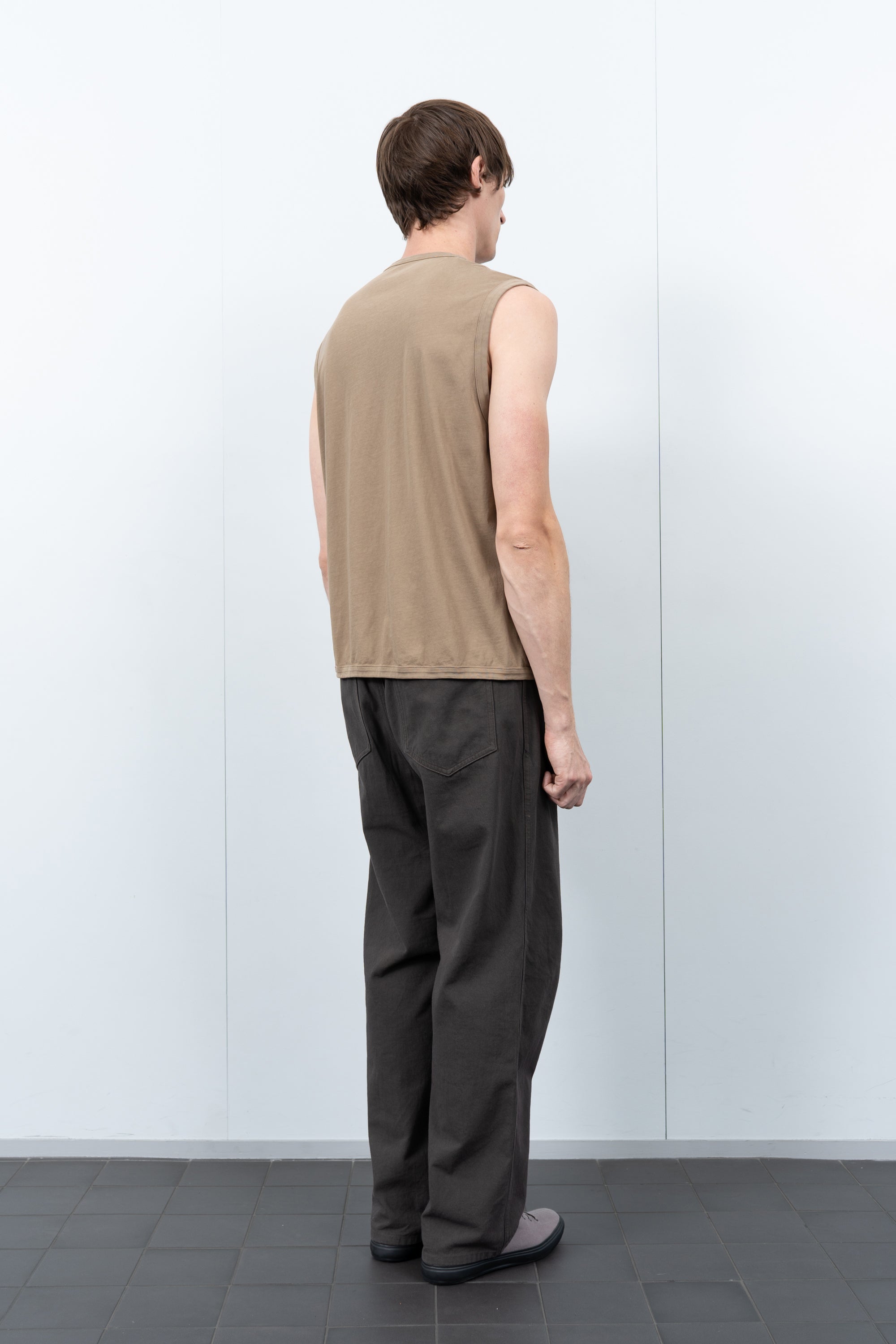 SLEEVELESS T-SHIRT - ELM