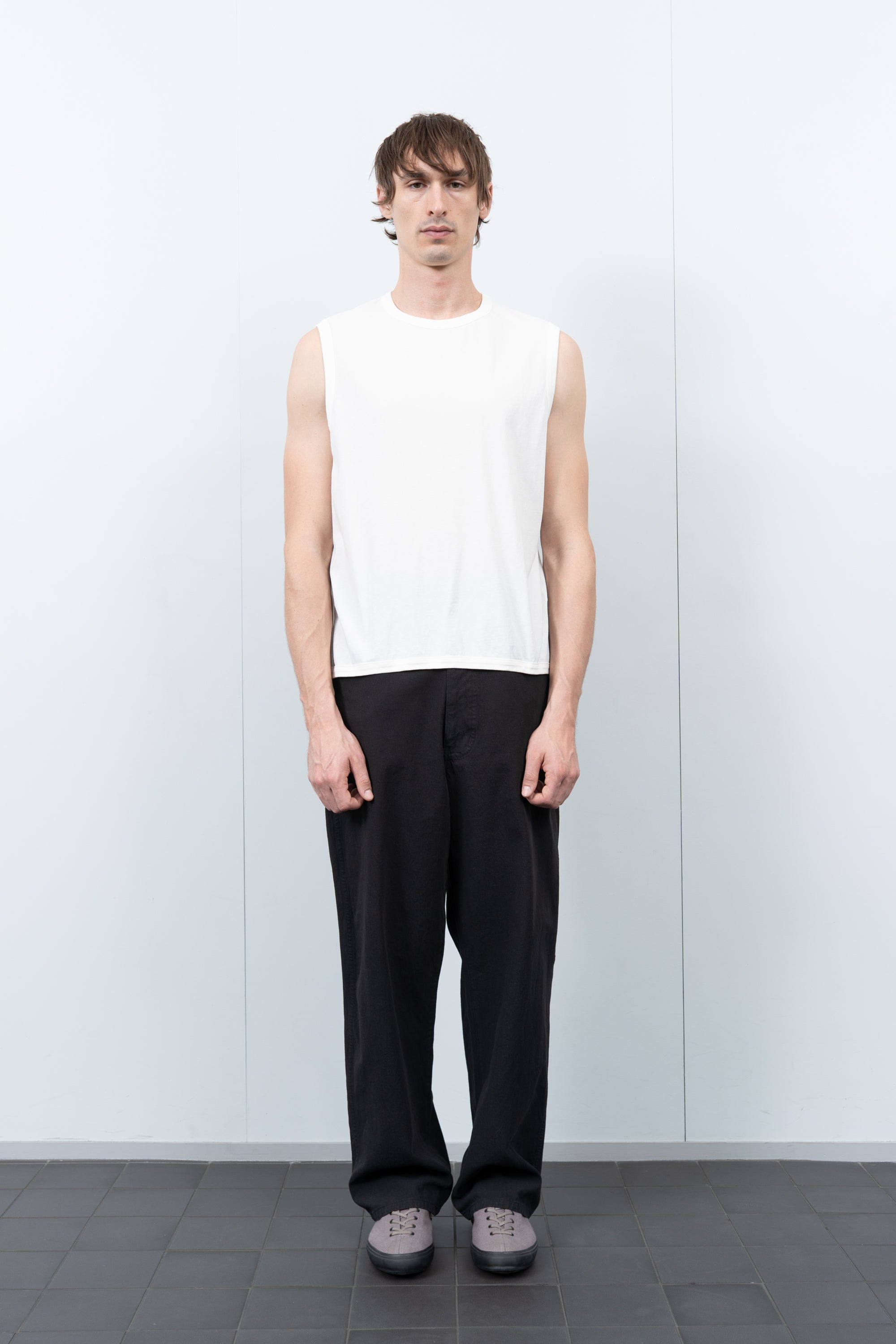 SLEEVELESS T-SHIRT - WHITE – LADY WHITE CO.
