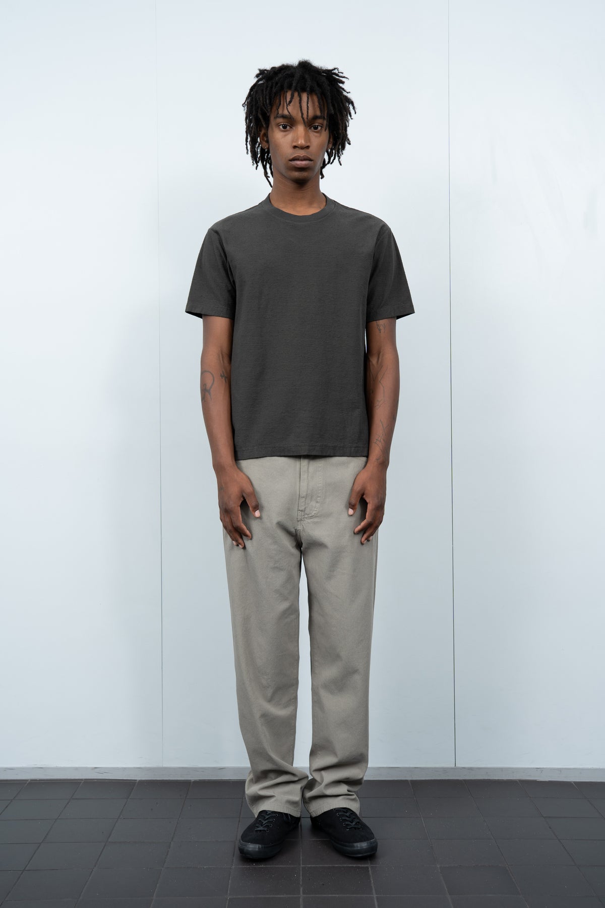 NEP T-SHIRT - PIGMENT CHARCOAL