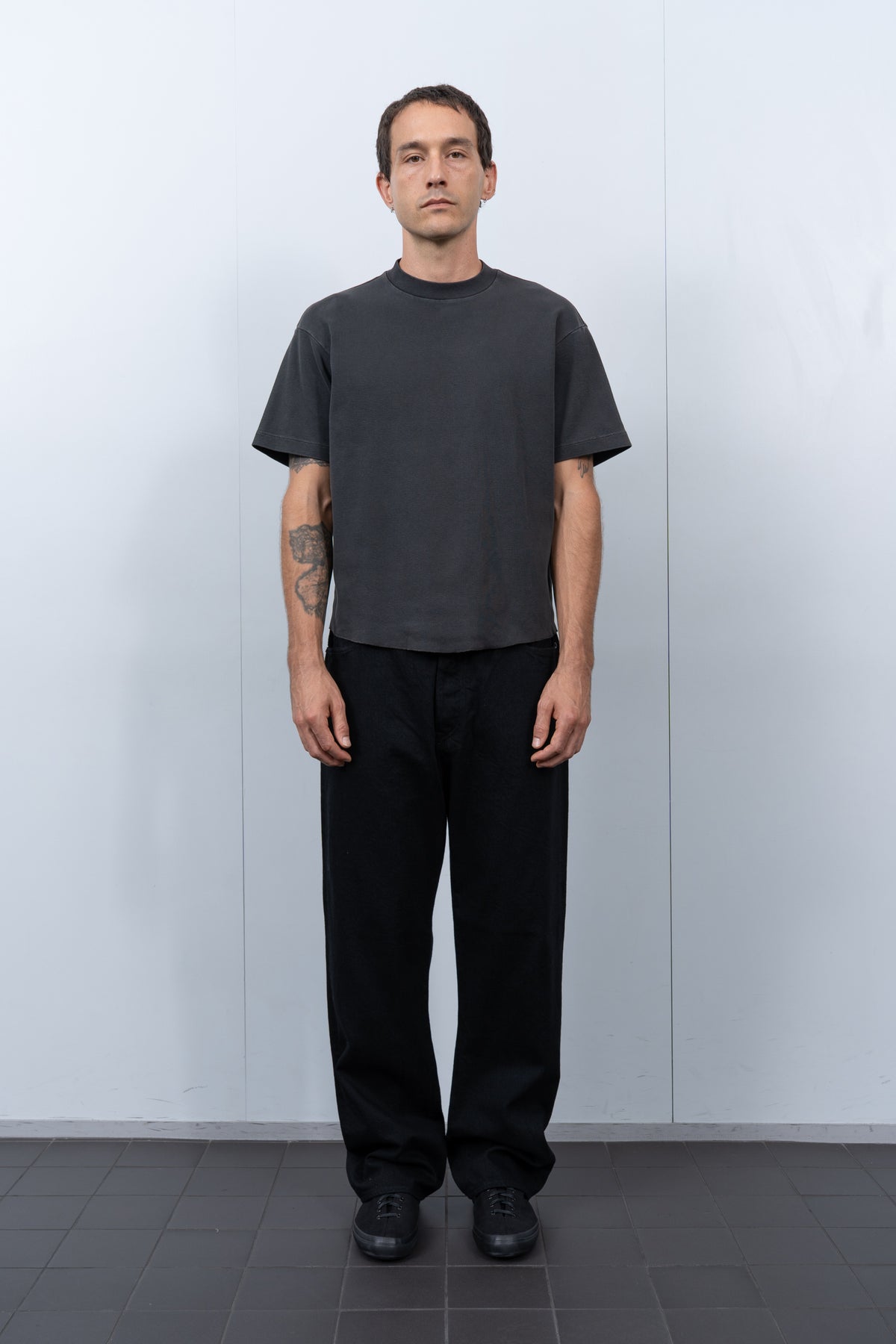 SIERRA T-SHIRT - PIGMENT CHARCOAL