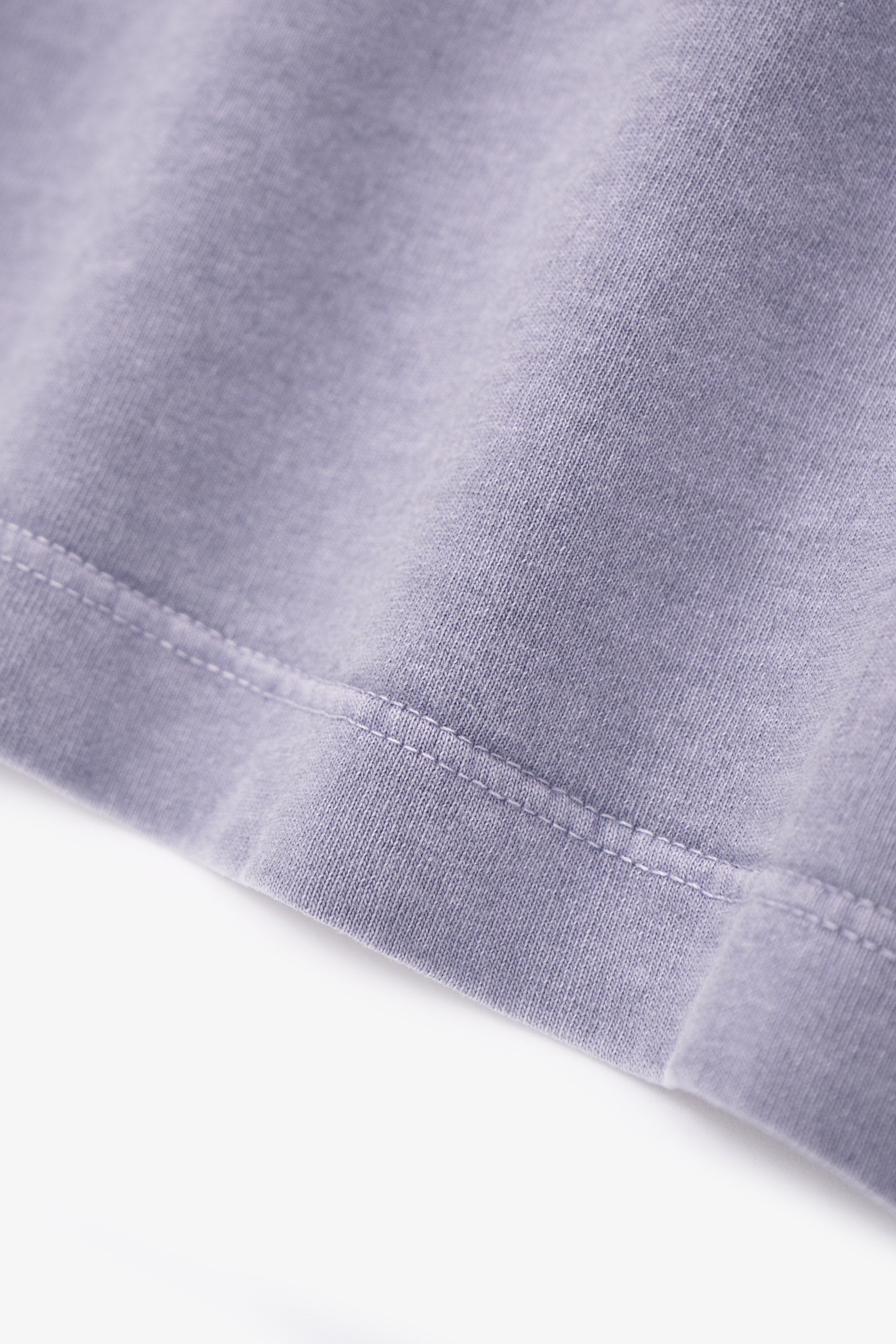 Close-up of fabric ripple of LW102 Municipal T-shirt in lilac grey