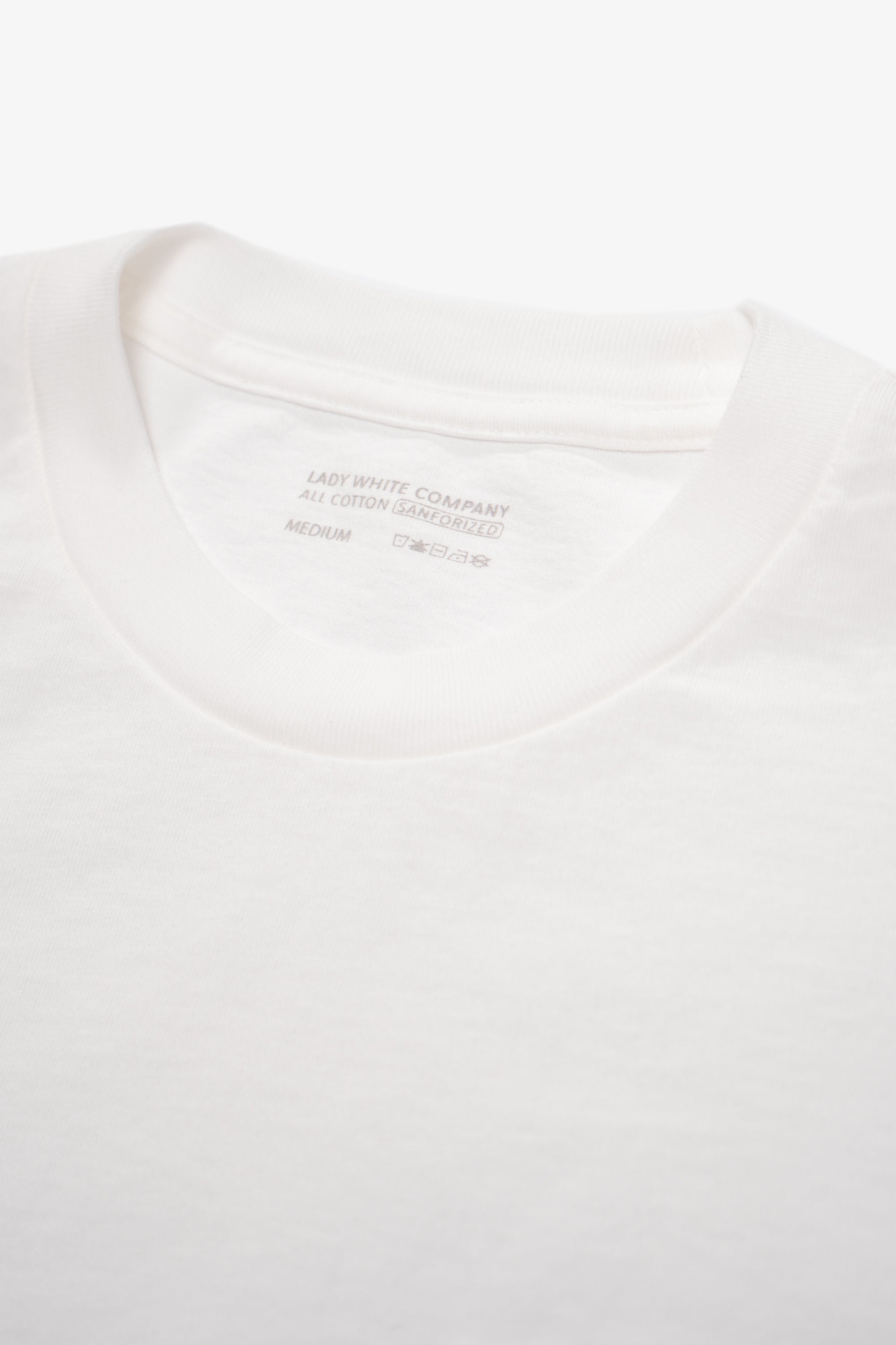 Close-up of collar of LW103 Municipal Packet T-shirt in white