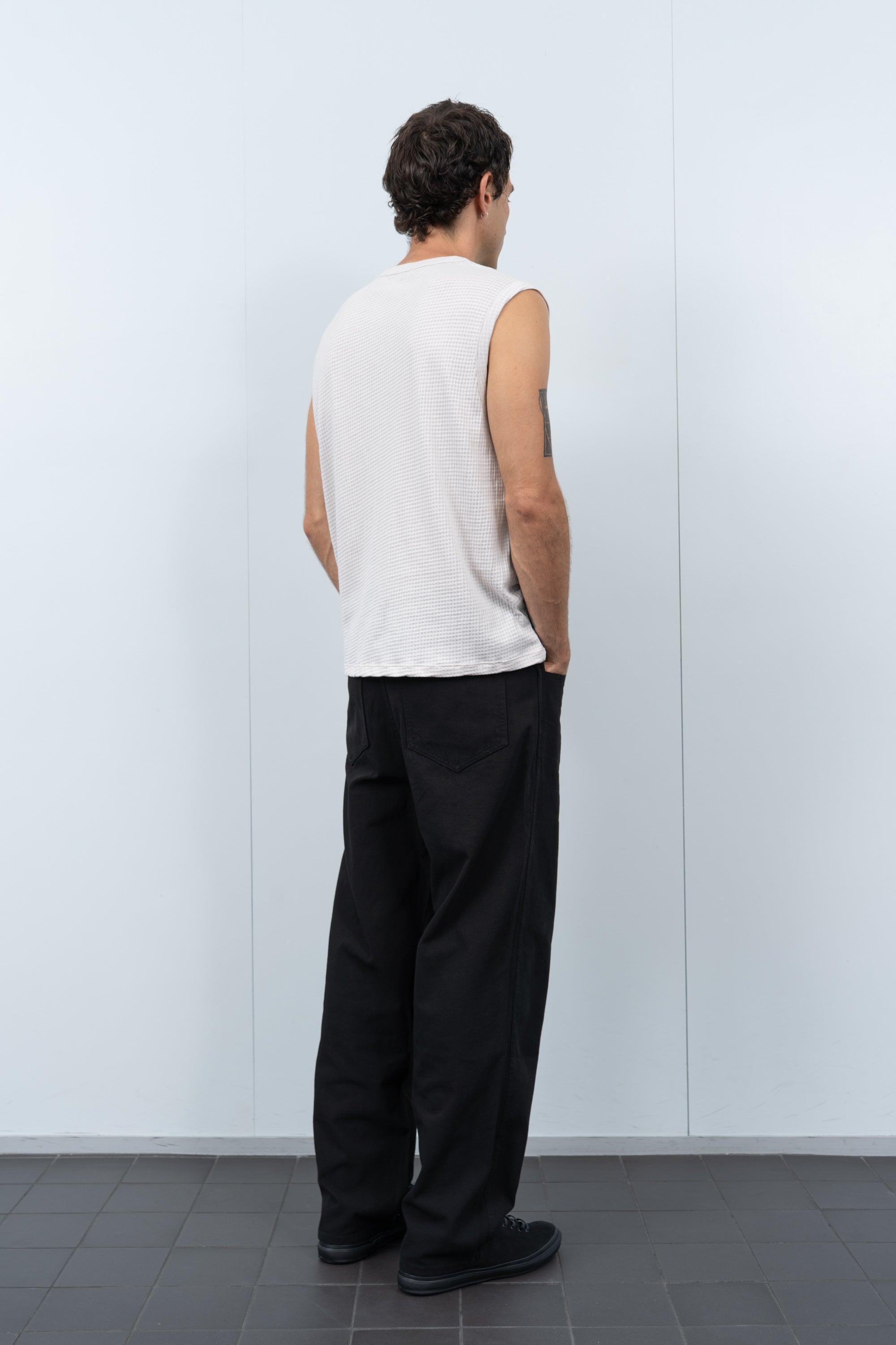 GAUZE SLEEVELESS T-SHIRT - SOLAR GREY