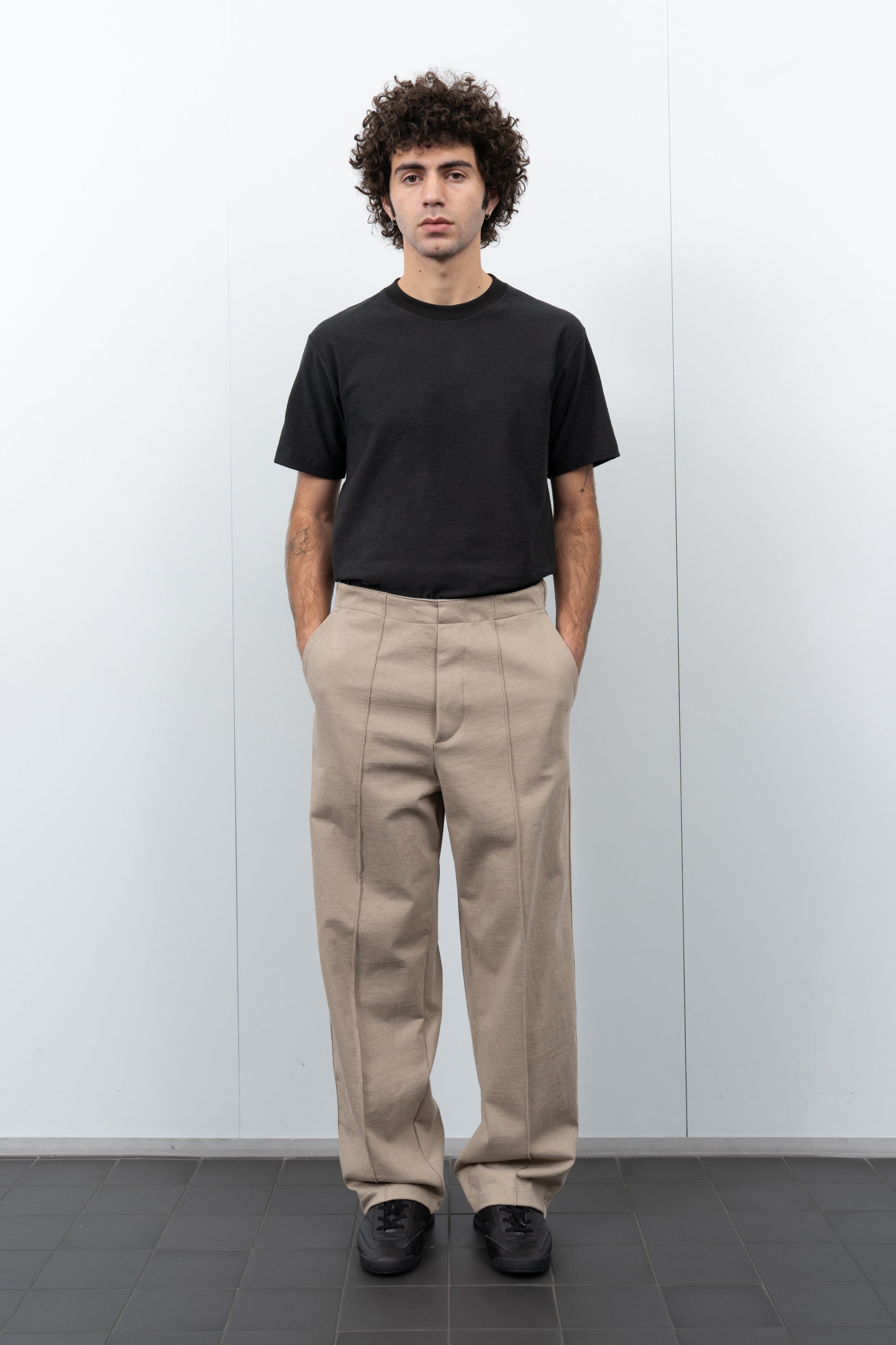 LW1199R Jersey Band Pants on a model