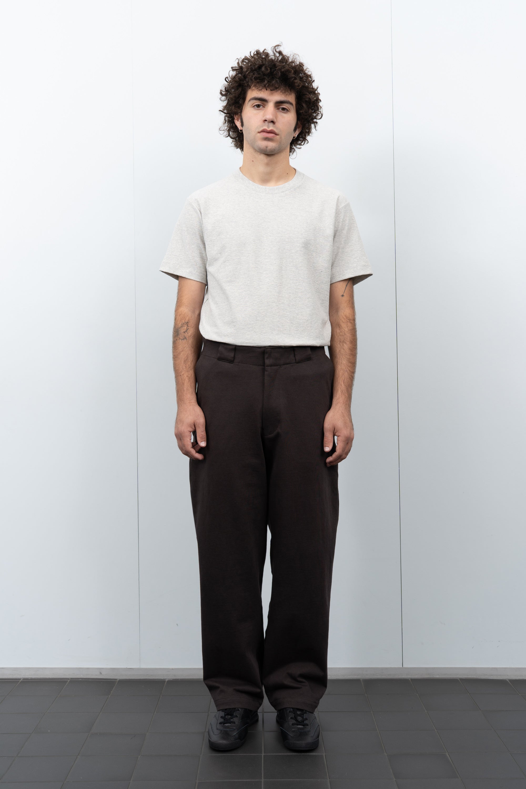 LW160 Nep T-shirt on a model