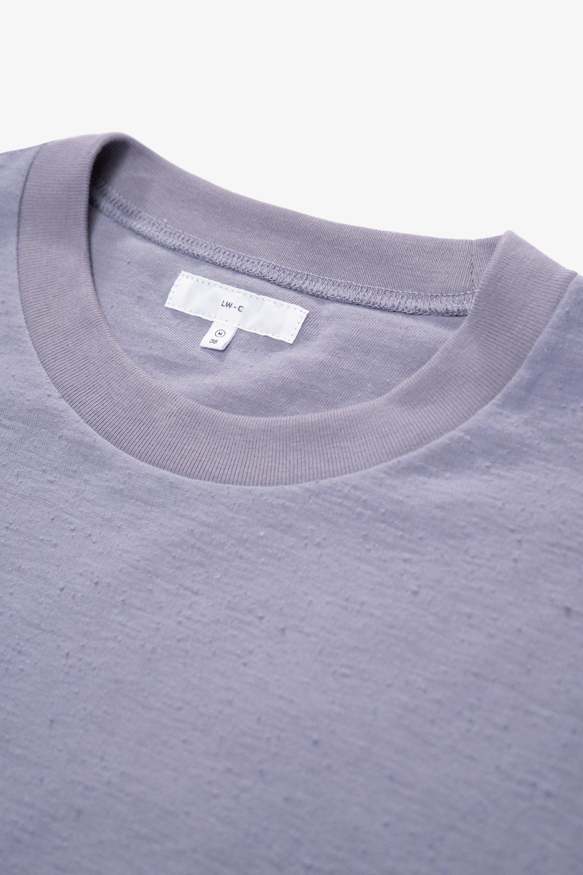Collar detail of LW160 Nep T-shirt