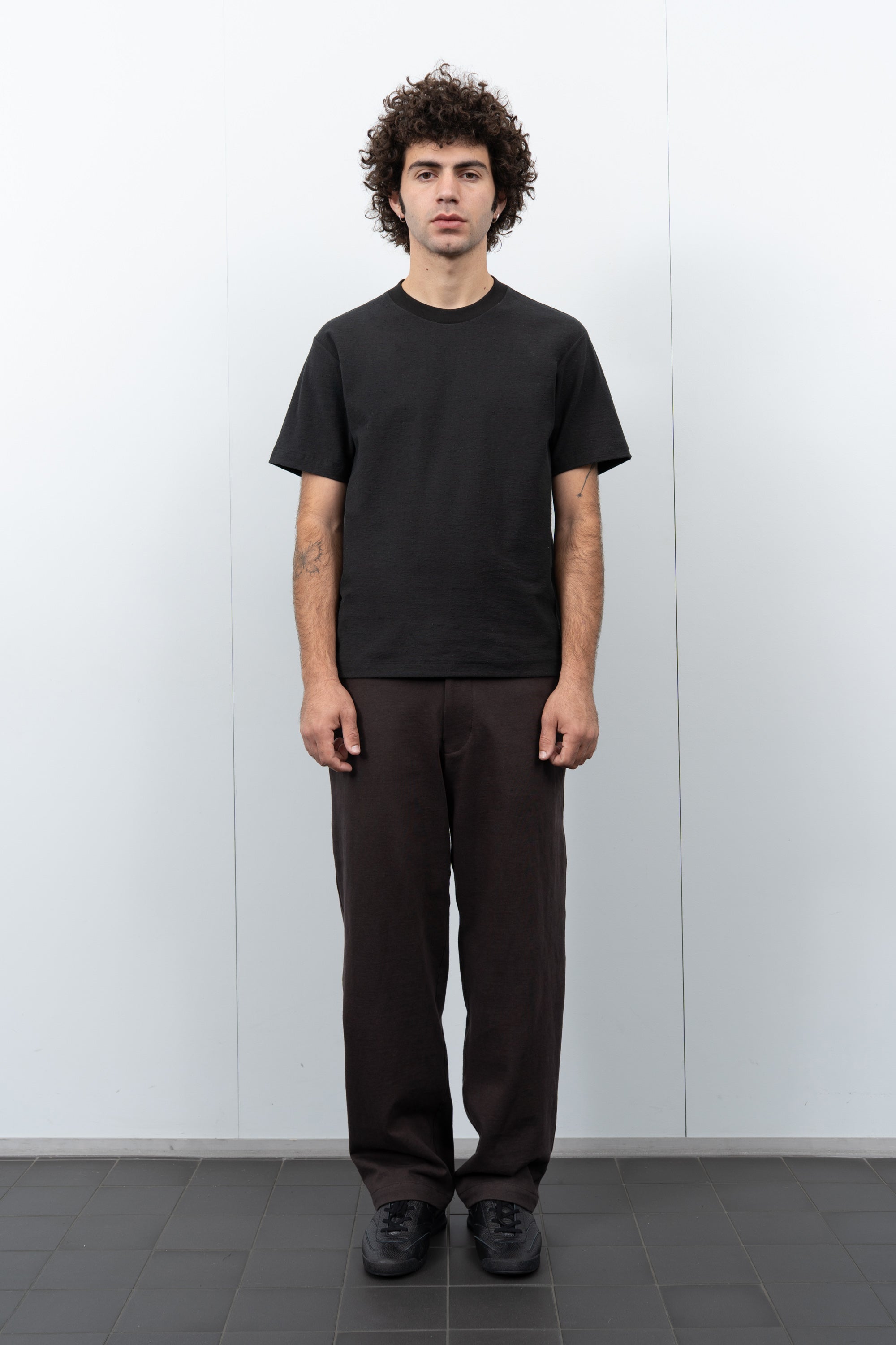 LW160 Nep T-shirt on a model