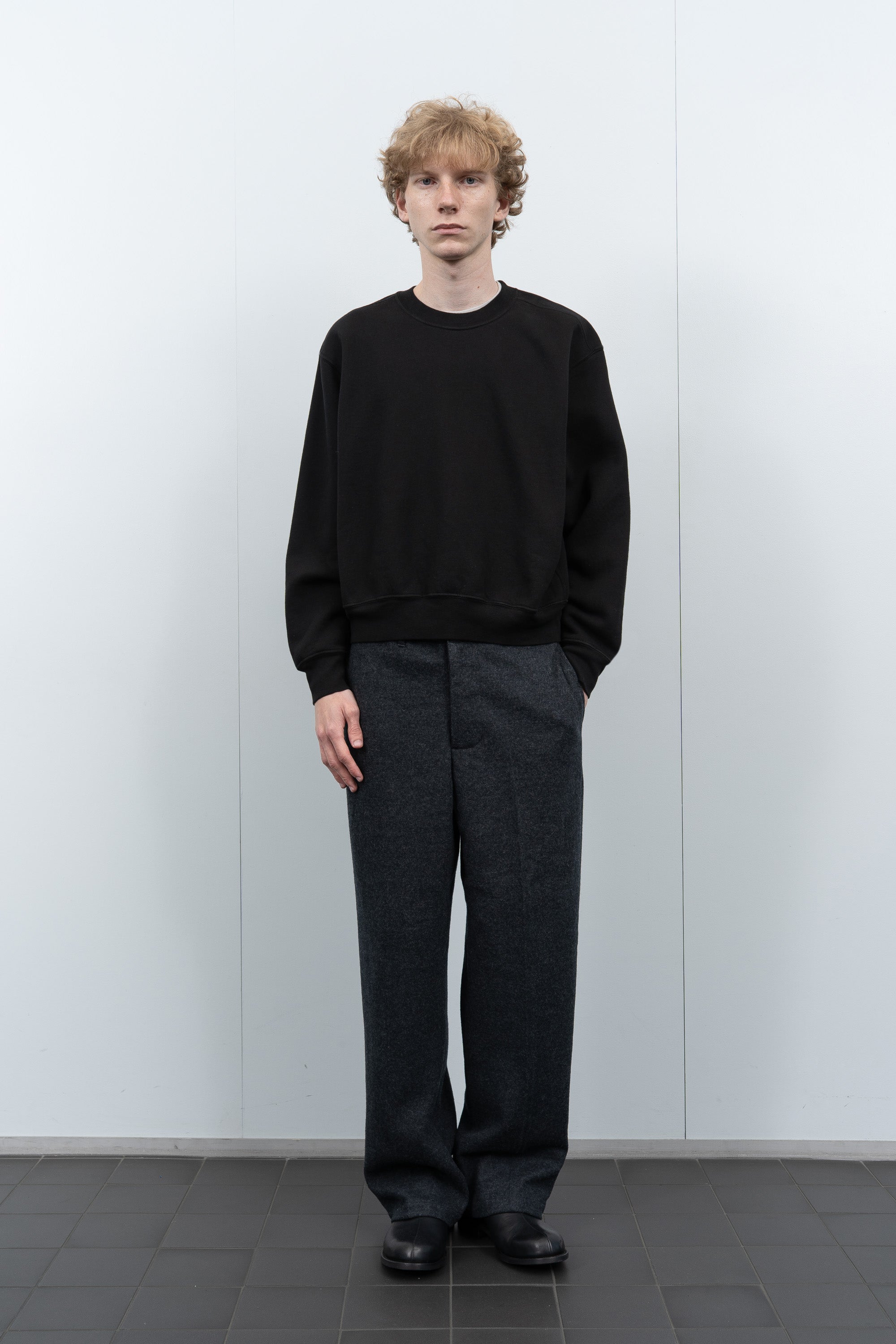 MINI CREWNECK - BLACK – LADY WHITE CO.