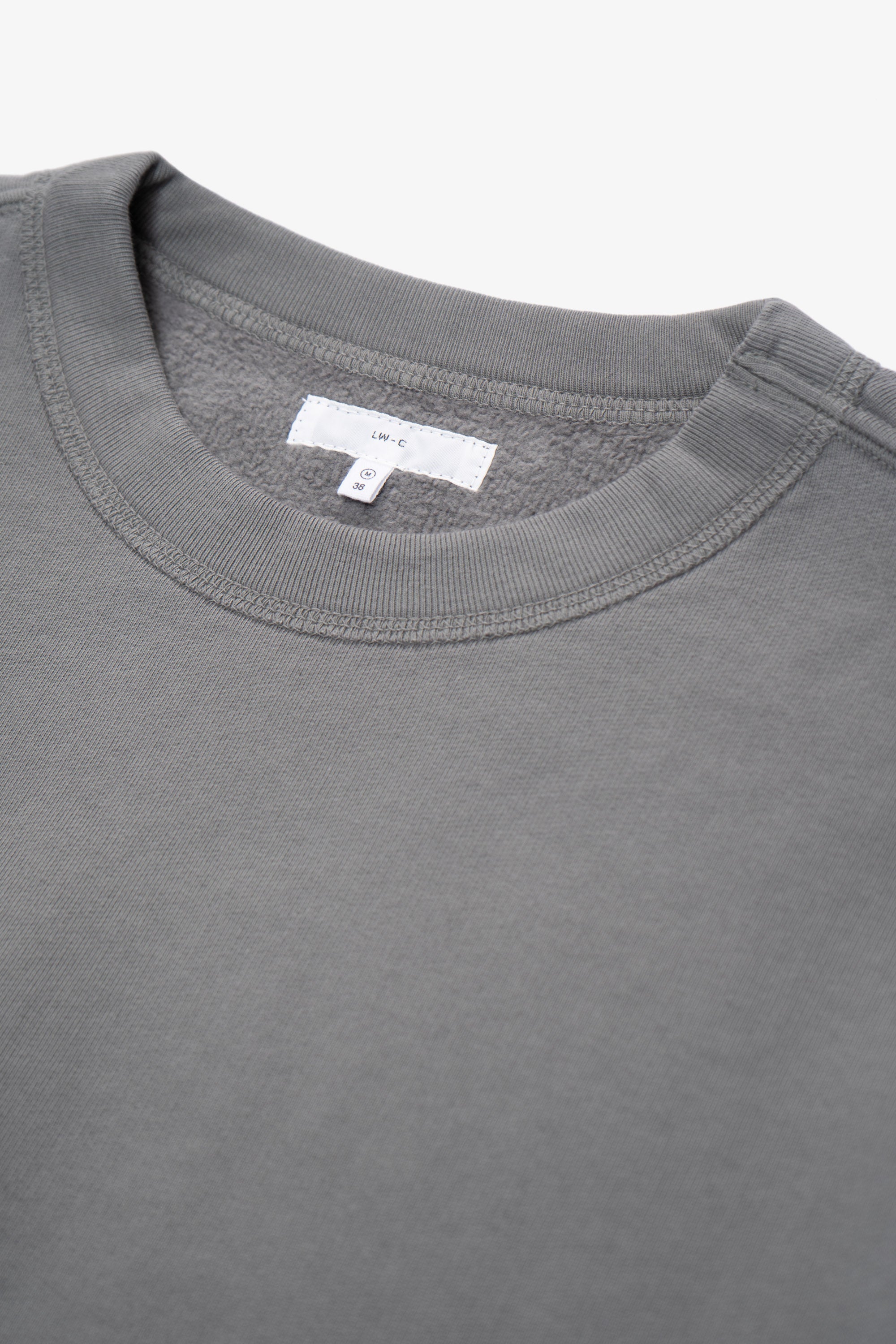 Collar detail of LW615 Relaxed Sweatshirt