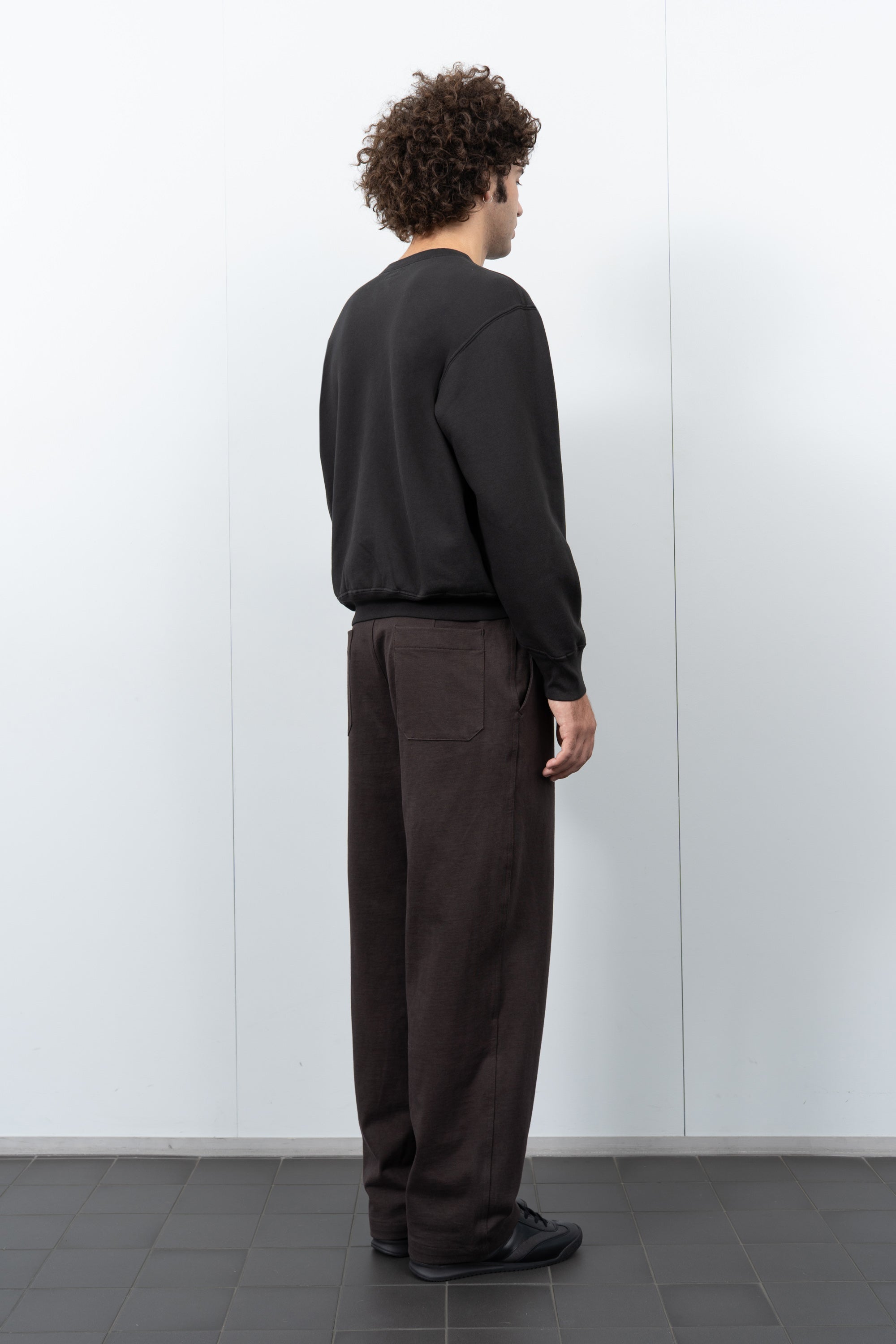 LW615 Relaxed Sweatshirt on a model