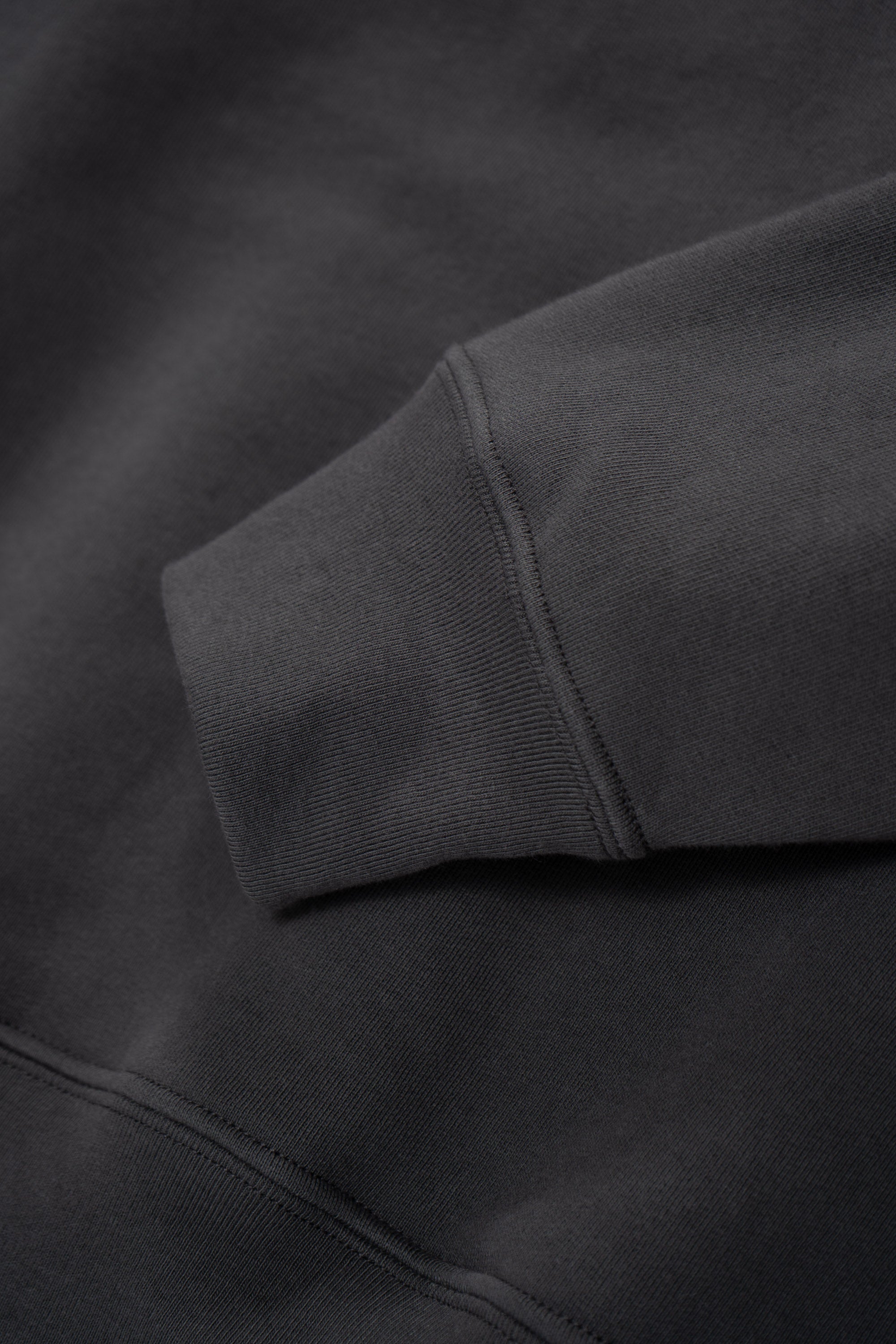 Cuff detail of LW636C Quarter Zip Sweatshirt