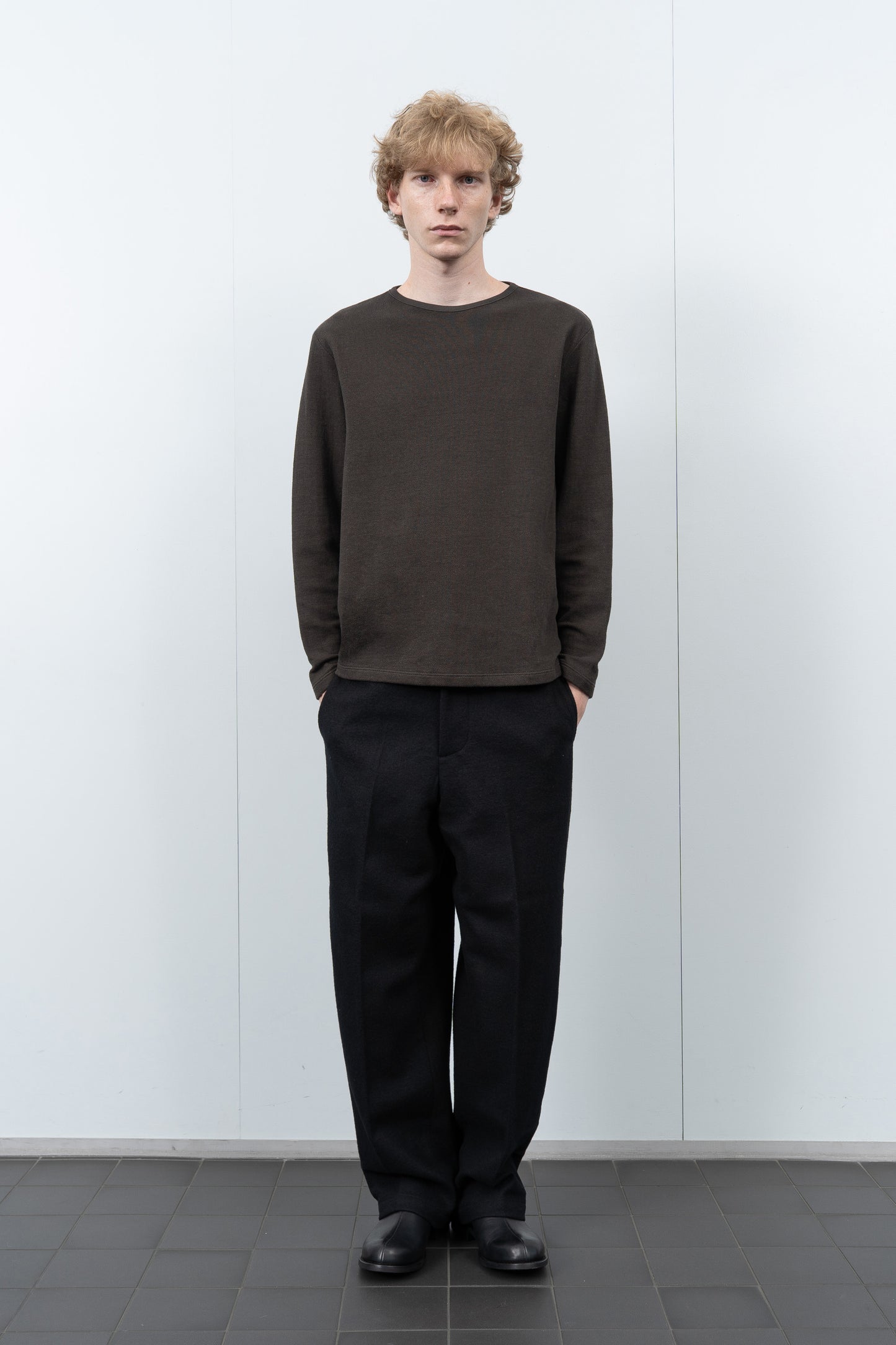 DOUBLE KNIT SWEATER - BLACK MUSHROOM