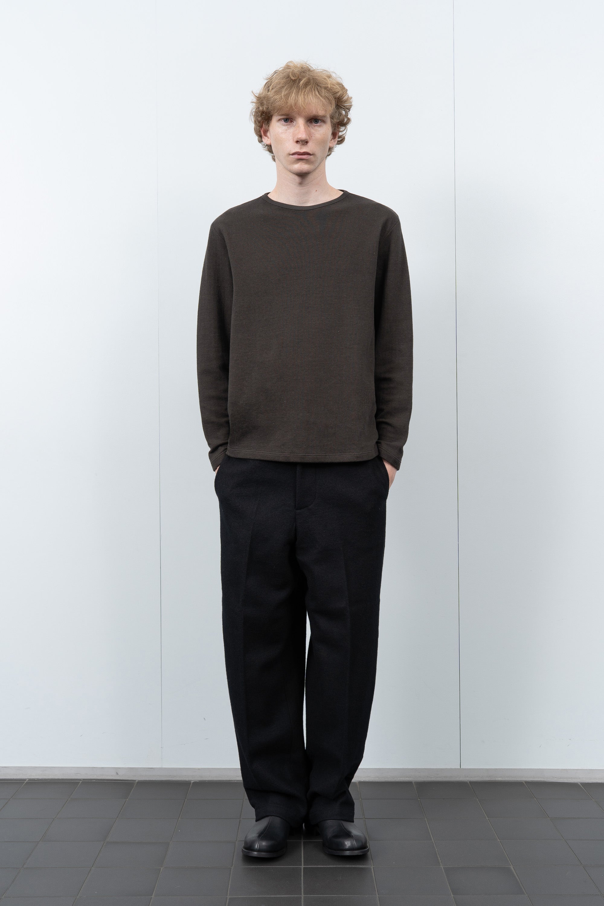 DOUBLE KNIT SWEATER - BLACK MUSHROOM