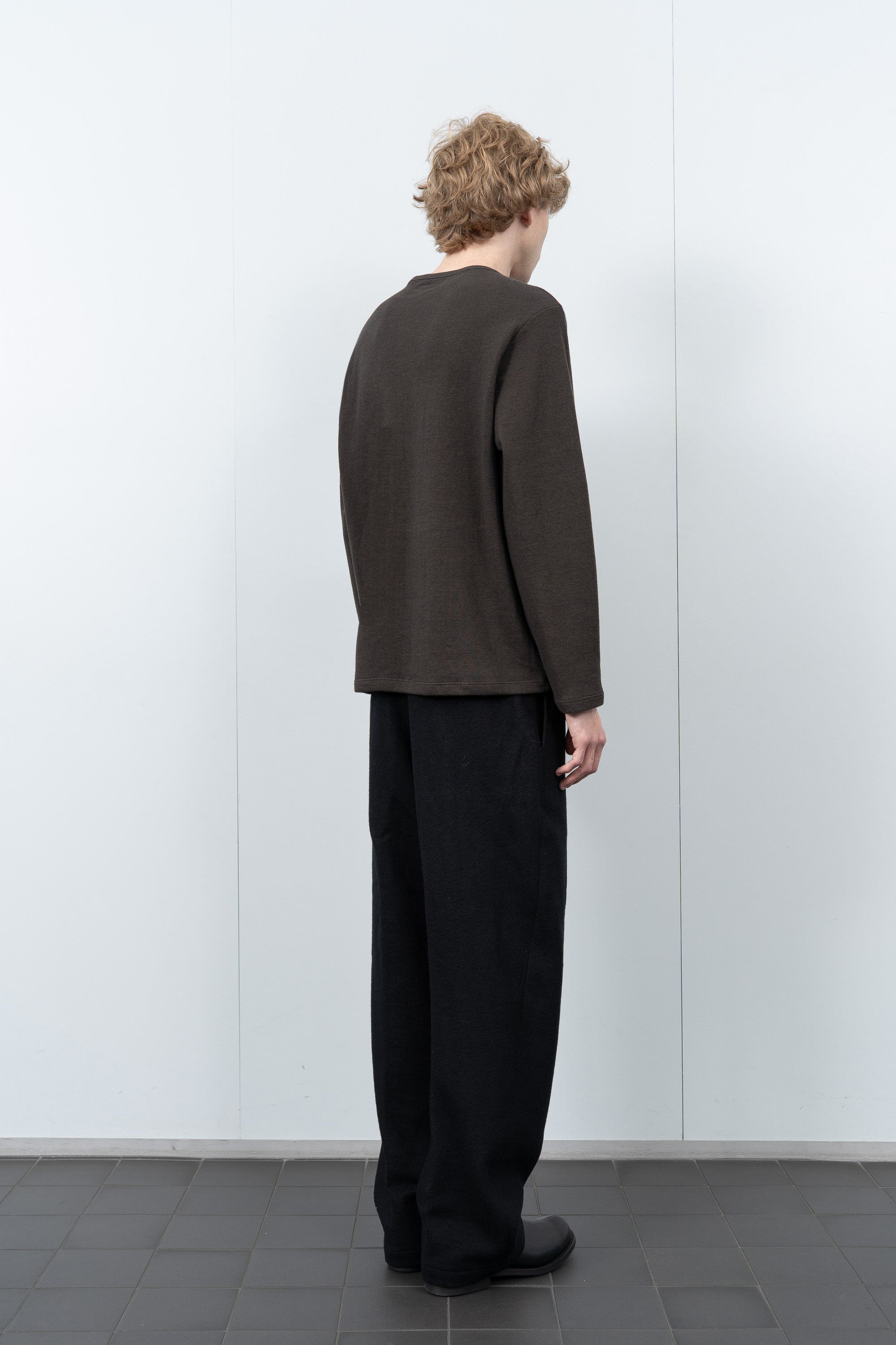 DOUBLE KNIT SWEATER - BLACK MUSHROOM